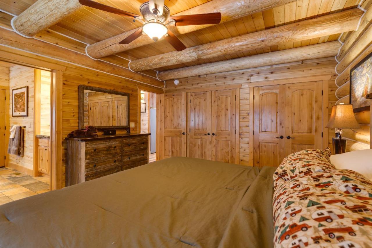 Lumberjack Lodge By Kabino Hot Tub Fire Pit Satellite Wifi Grill Large Porch Island Park Luaran gambar