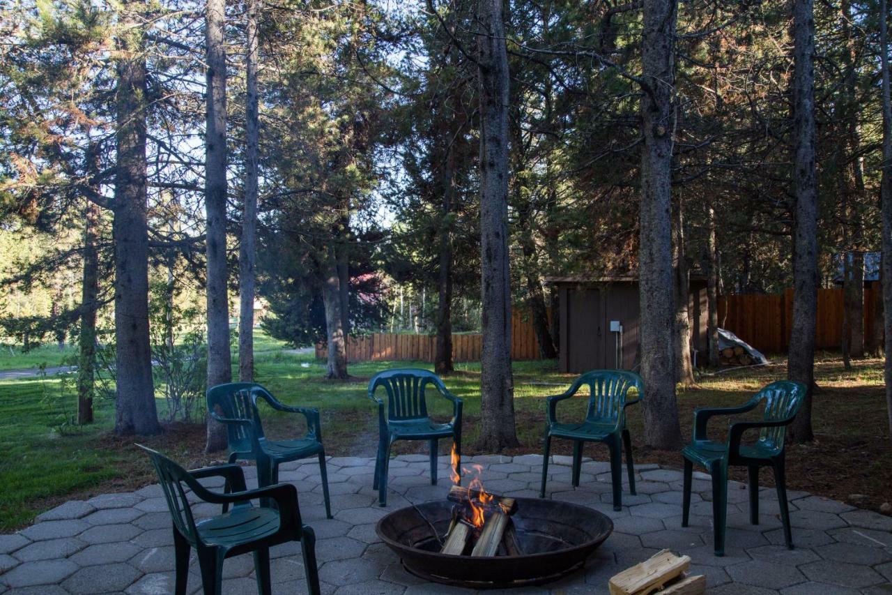 Lumberjack Lodge By Kabino Hot Tub Fire Pit Satellite Wifi Grill Large Porch Island Park Luaran gambar